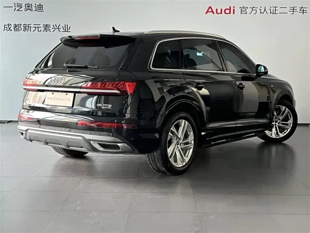 Audi Q7 — Фото автомобиля 4