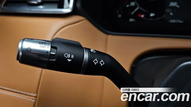 Land Rover Range Rover Velar — Фото автомобиля 30