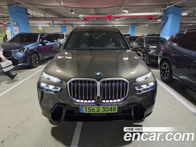 BMW X7 — Фото автомобиля 3