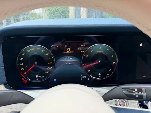 Mercedes-Benz E-Class — Фото автомобиля 15