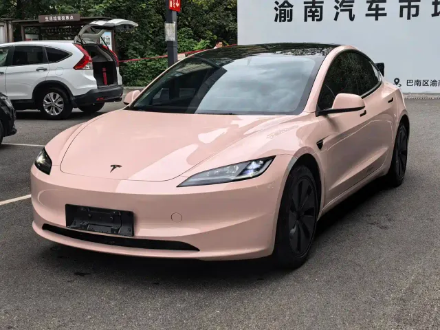 Фотография автомобиля — Tesla Model 3