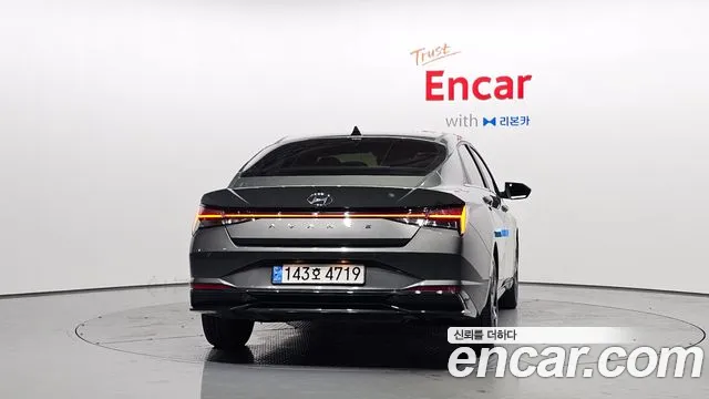 Hyundai Avante CN7 — Фото автомобиля 4