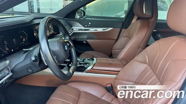BMW 7-Series — Фото автомобиля 11