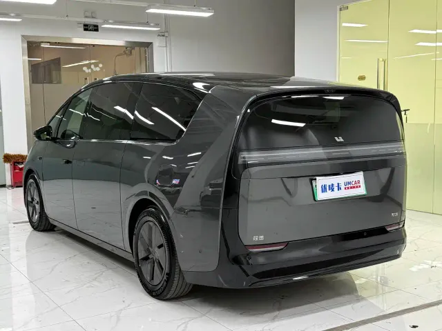 Li Auto MEGA — Фото автомобиля 4