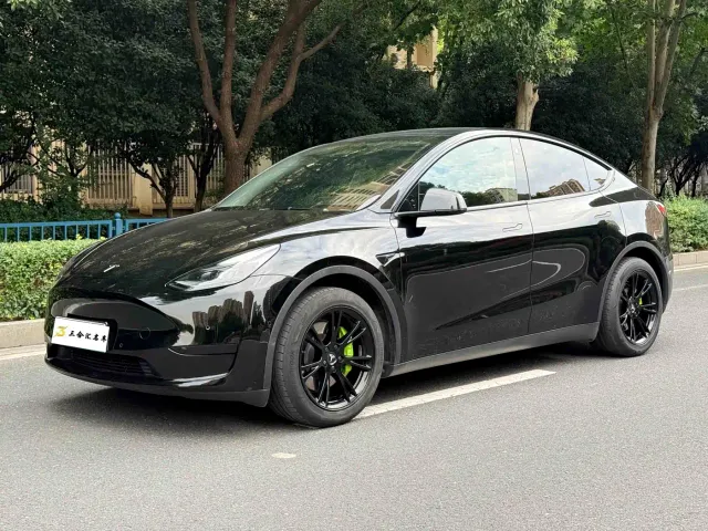 Фотография автомобиля — Tesla Model Y