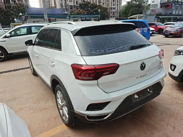 Volkswagen T-Roc — Фото автомобиля 4