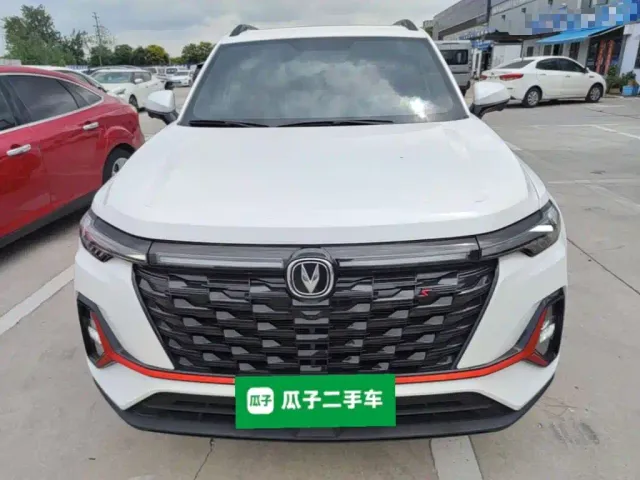 Changan CS35 Plus — Фото автомобиля 2