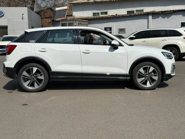 Audi Q2L — Фото автомобиля 5