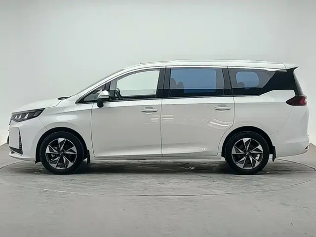 GAC Trumpchi M6 — Фото автомобиля 2