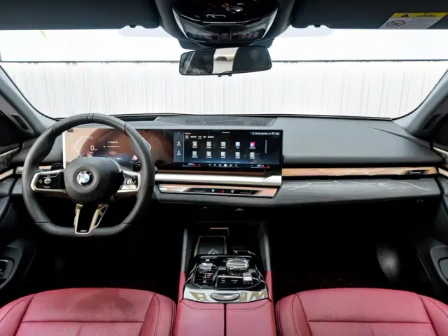 BMW 5 Series — Фото автомобиля 15