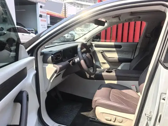 Leapmotor C11 — Фото автомобиля 4