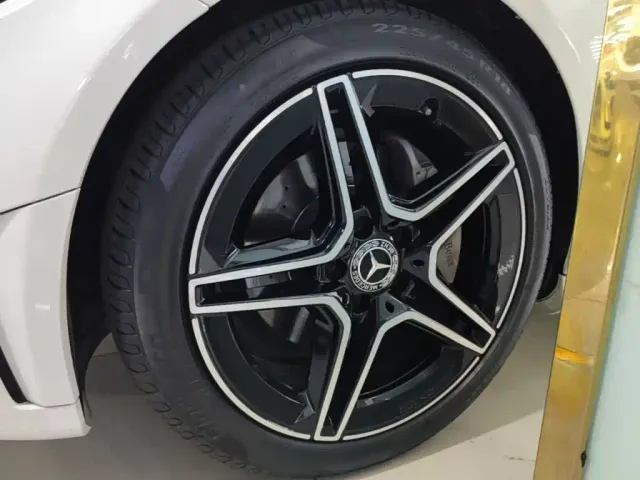 Mercedes-Benz C-Class — Фото автомобиля 22