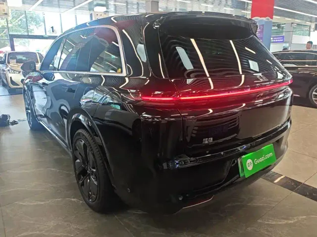 Li Auto L8 — Фото автомобиля 4