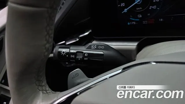 Kia Niro — Фото автомобиля 28