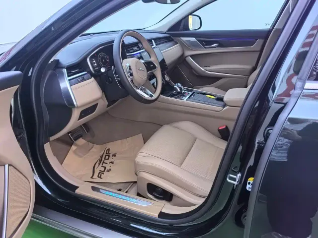Jaguar XFL — Фото автомобиля 8