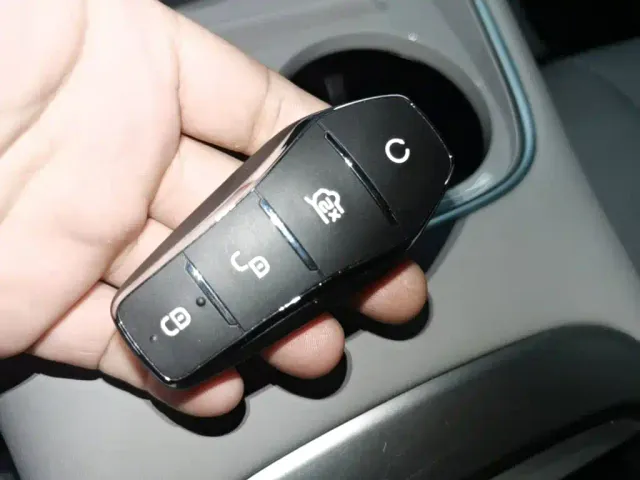 BYD Sealion 05 EV — Фото автомобиля 8