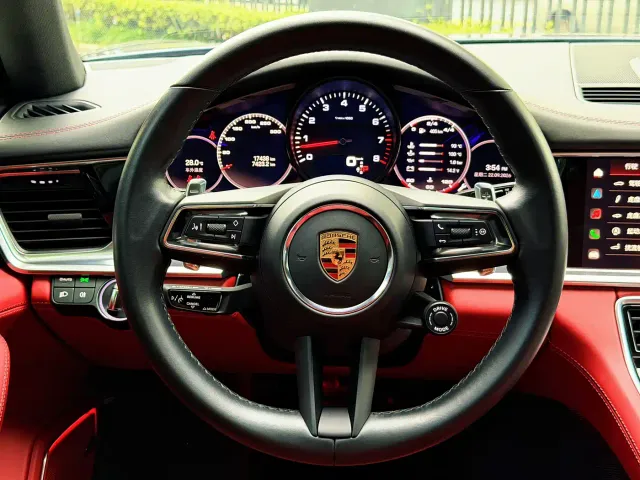 Porsche Panamera — Фото автомобиля 18