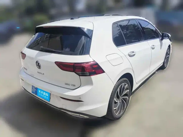 Volkswagen Golf — Фото автомобиля 2