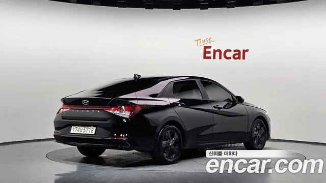 Hyundai Avante CN7 — Фото автомобиля 2
