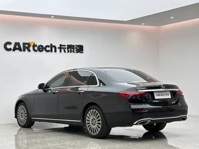 Mercedes-Benz E-Class — Фото автомобиля 3