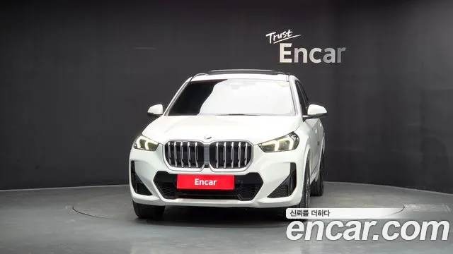 BMW X1 U11 — Фото автомобиля 3