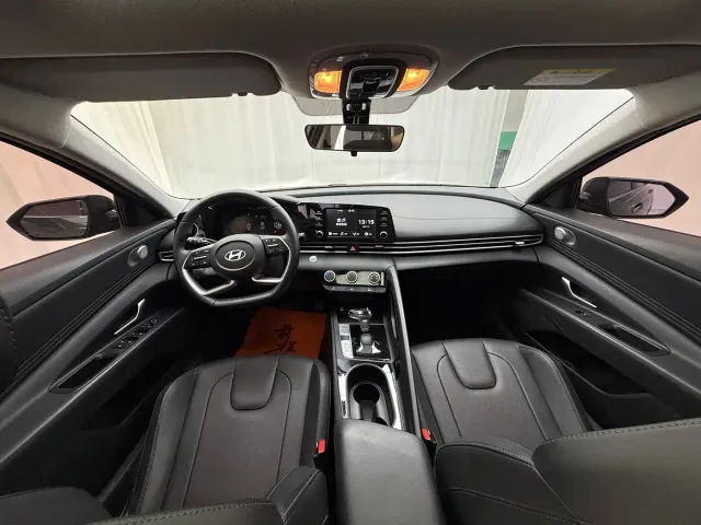 Hyundai Elantra — Фото автомобиля 10