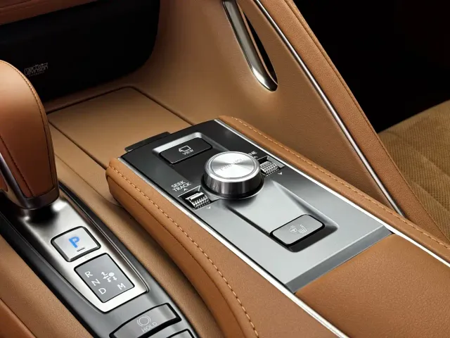 Lexus LC — Фото автомобиля 12