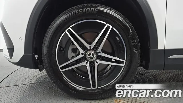 Mercedes-Benz EQA — Фото автомобиля 5