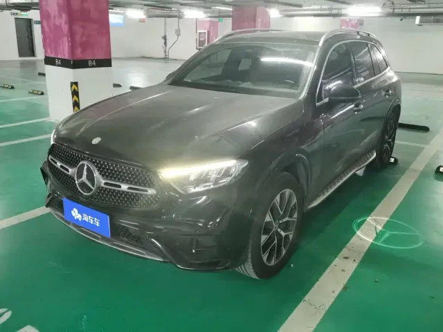 Фотография автомобиля — Mercedes-Benz GLC-Class