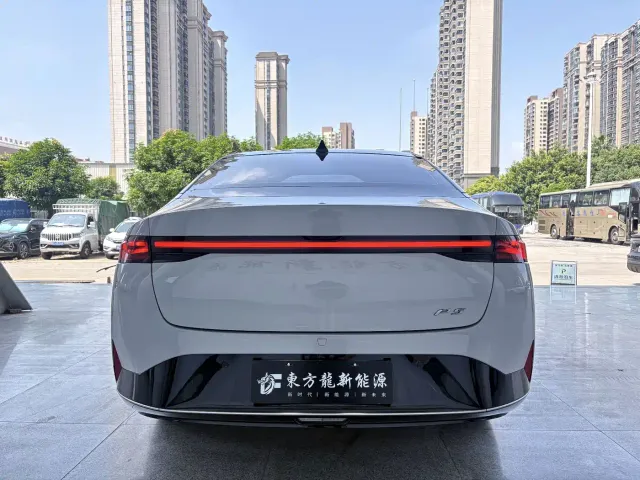 Xpeng P5 — Фото автомобиля 8