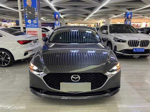Mazda Axela — Фото автомобиля 2