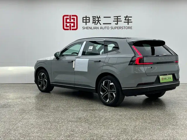 Volvo XC70 Plug-in Hybrid — Фото автомобиля 3