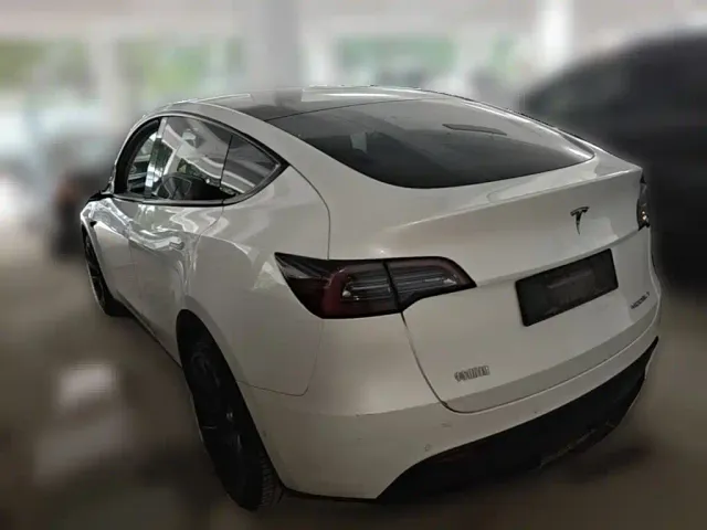 Tesla Model Y 2022 Facelift Long Range All-Wheel Drive Version — Фото автомобиля 6