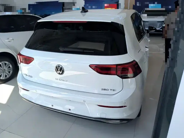 Volkswagen Golf — Фото автомобиля 6