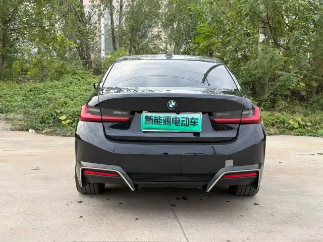 BMW i3 — Фото автомобиля 8