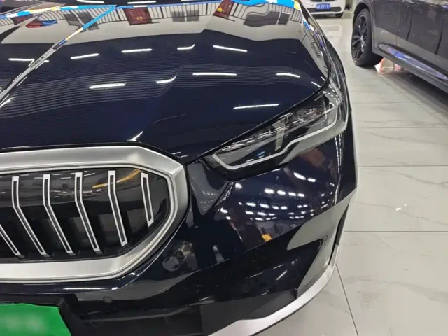 BMW 5 Series — Фото автомобиля 23