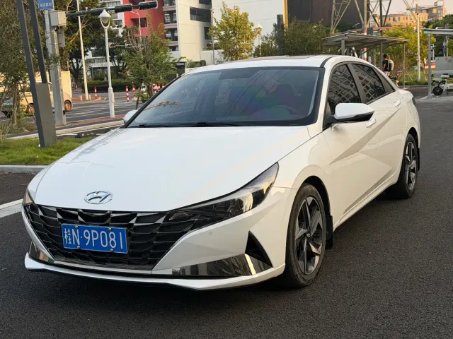 Фотография автомобиля — Hyundai Elantra