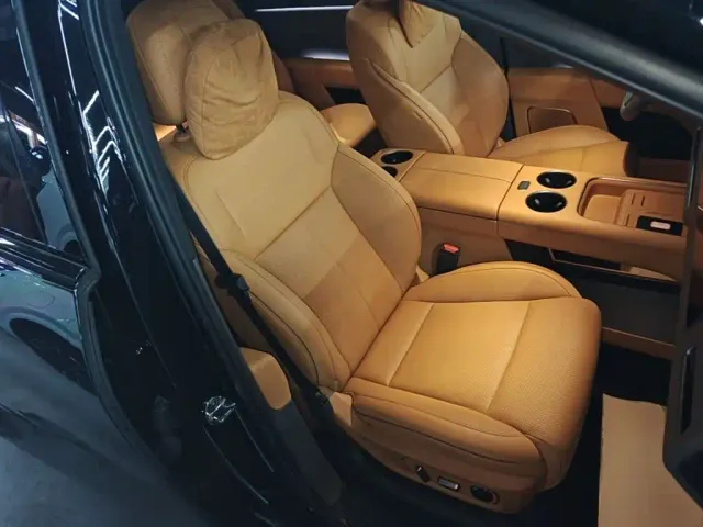 Li Auto i8 — Фото автомобиля 24