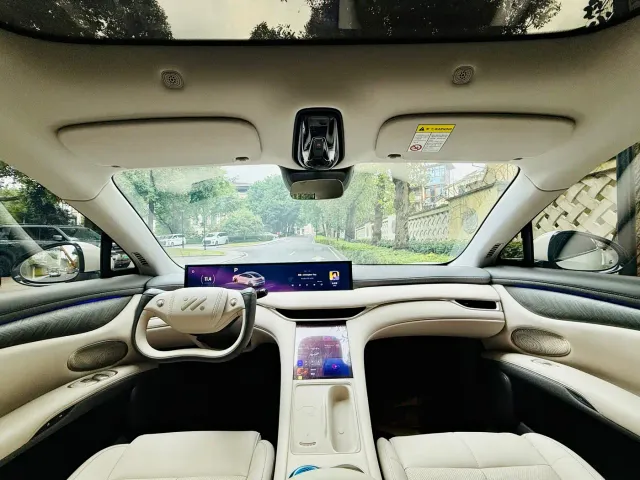 IM Motors LS6 — Фото автомобиля 13