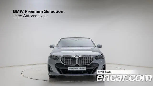 BMW 5 Series G60 — Фото автомобиля 3