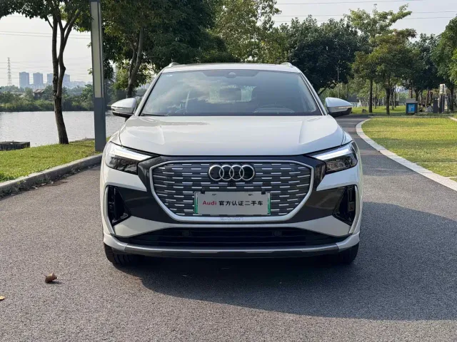 Audi Q4 e-tron — Фото автомобиля 2
