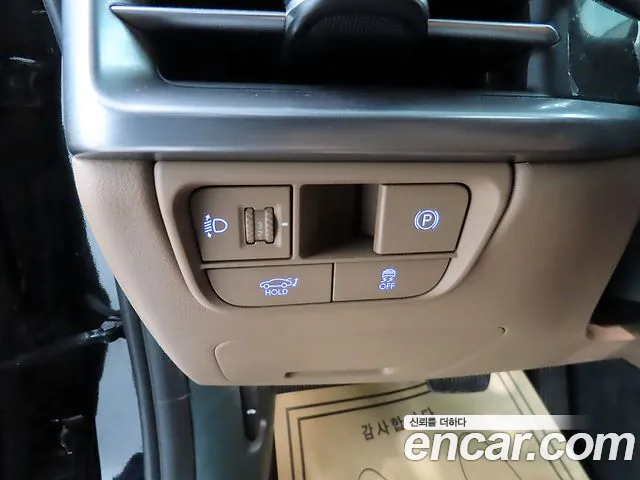 Hyundai Grandeur Grandeur (GN7) 2.5 Бензин 2WD — Фото автомобиля 16