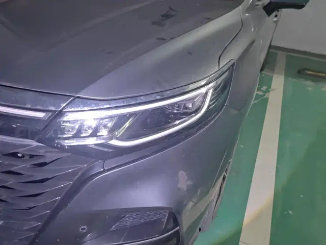 Roewe iMAX8 — Фото автомобиля 5