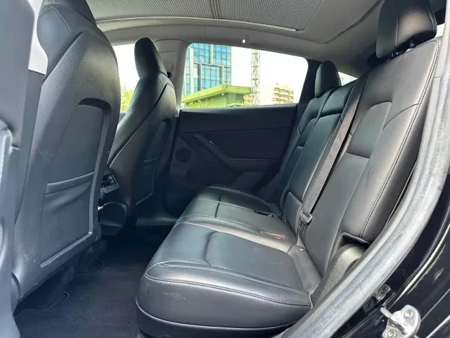Tesla Model Y — Фото автомобиля 9