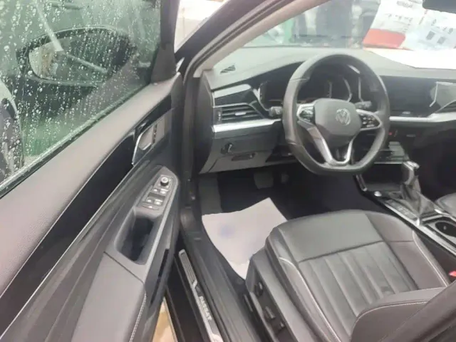 Volkswagen Passat — Фото автомобиля 15