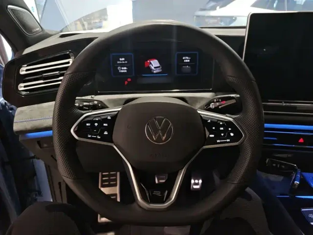 Volkswagen Tiguan L — Фото автомобиля 10