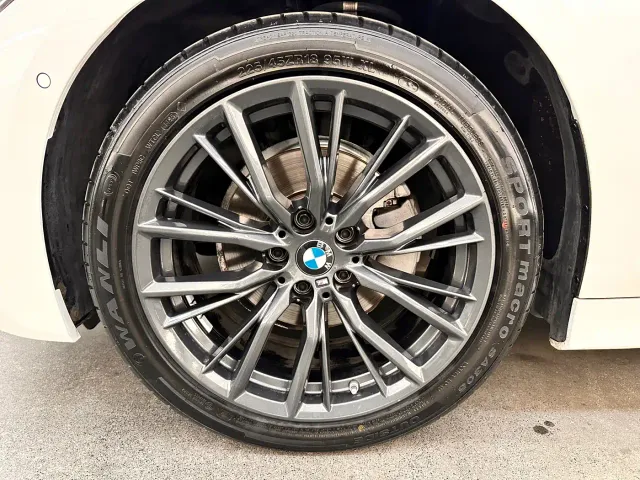 BMW 3 Series — Фото автомобиля 5