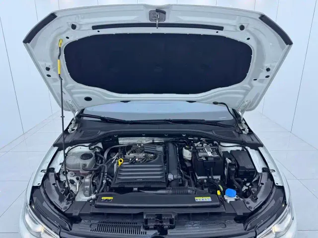 Volkswagen Golf — Фото автомобиля 14