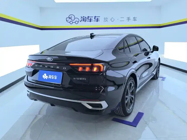 Ford Mondeo — Фото автомобиля 3