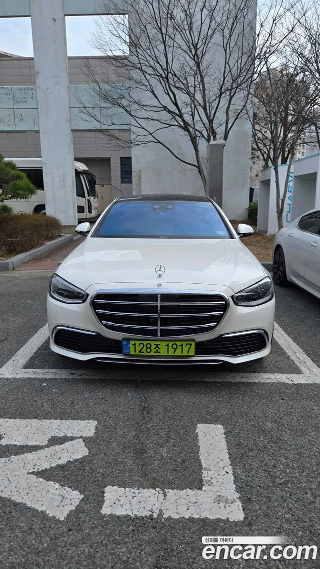 Фотография автомобиля — Mercedes-Benz S-Class